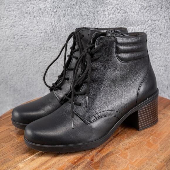 Clarks Womens Hollis Jasmine Boot Size 8 M Black Leather LaceUp Heel Lug Bootie - Picture 3 of 8